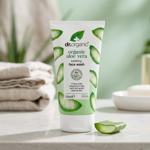 Dr. Organic Aloe Vera Soothing Face Wash 150 ml