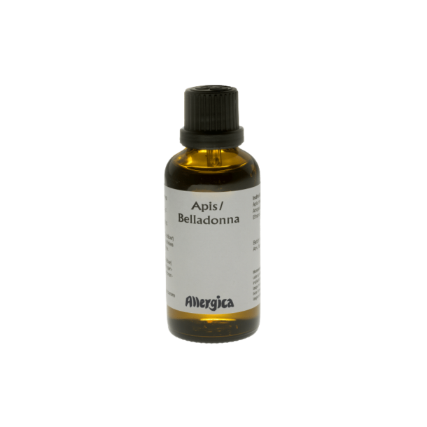 Allergica Apis/Belladonna 50 ml ravgul glasflaske med hvidt skruel�g, pr�cis Allergica-label og integreret dr�bet�ller i halsen.