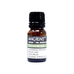 Et lille brunt medicinglas med 10 ml Ancient �kologisk Cedertr� �terisk olie. Etiketten har gr�nne detaljer og viser teksten 'Cedarwood' og 'Organic'.