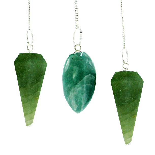 Magic Pendulum i hjerte-beroligende Gr�n Aventurin med fors�lvet k�de &ndash; et eksklusivt pr�cisionsredskab til intuition og spirituel vejledning pr�senteret p� shoppen.