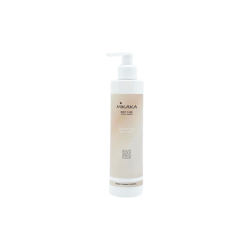 Opretst�ende, hvid Mikaka Body Lotion flaske med pumpe. Den smukke og sarte fersken- og cremefarvede etiket b�rer teksten Coco & Mango samt Mikakas elegante botaniske logo.