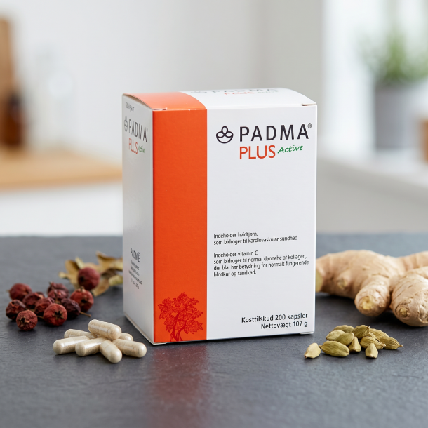 Padma Plus Active 200 kapsler. En oranger�d �ske med botanisk logo, der indeholder et avanceret urtekompleks med hvidtj�rn og C-vitamin til hjerte og blodkar.