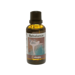 En klassisk m�rkebrun apoteker-glasflaske fra Allergica. Etiketten viser ordet 'Rebalance' og en silhuet af en person i en balancerende yogastilling p� en rolig, farvet baggrund. Flasken indeholder 50 ml dr�ber og har en indbygget dr�bet�ller i toppen.