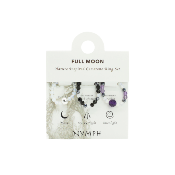 Nymph Full Moon �delstensringe s�t pr�senteret p� kort med symboler for m�ne, stjernenat og m�neskin.