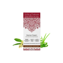 Tints of Nature Henna Cream Golden Brown. Hvid �ske med bordeauxr�dt mandala-m�nster, flankeret af friske aloe vera blade, der symboliserer en naturlig og PPD-fri h�rfarvning.