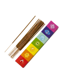 En �ske Tribal Soul 7 Chakras r�gelse vist sammen med en vifte af �gte, h�ndrullede masala r�gelsespinde klar til brug.