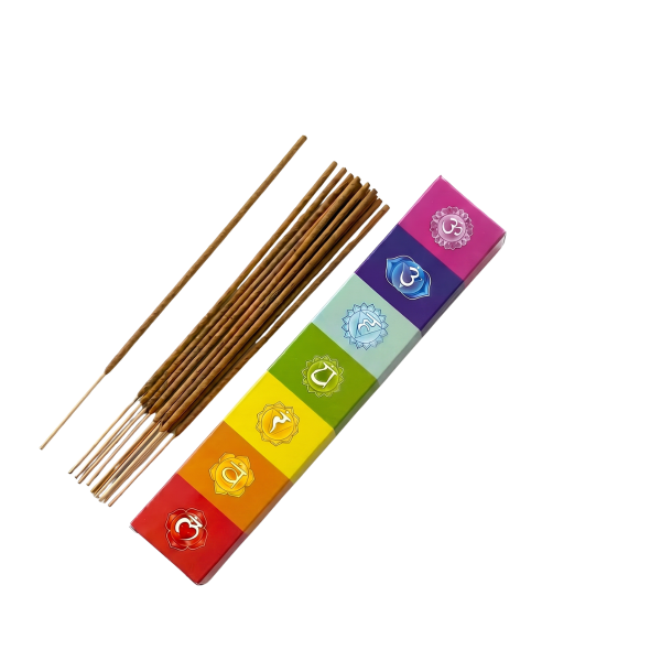 En �ske Tribal Soul 7 Chakras r�gelse vist sammen med en vifte af �gte, h�ndrullede masala r�gelsespinde klar til brug.