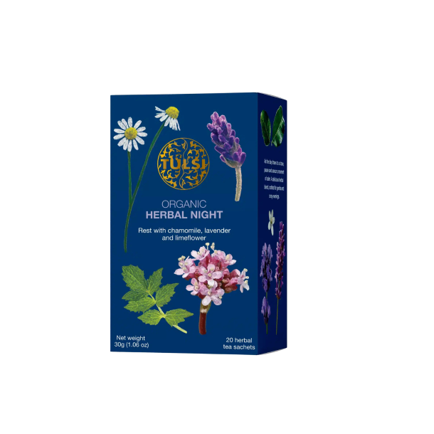 Tulsi Organic Herbal Night. M�rkebl� �ske med guldlogo og smukke, botaniske illustrationer af hvide kamilleblomster, lilla lavendel og lindeblomst.